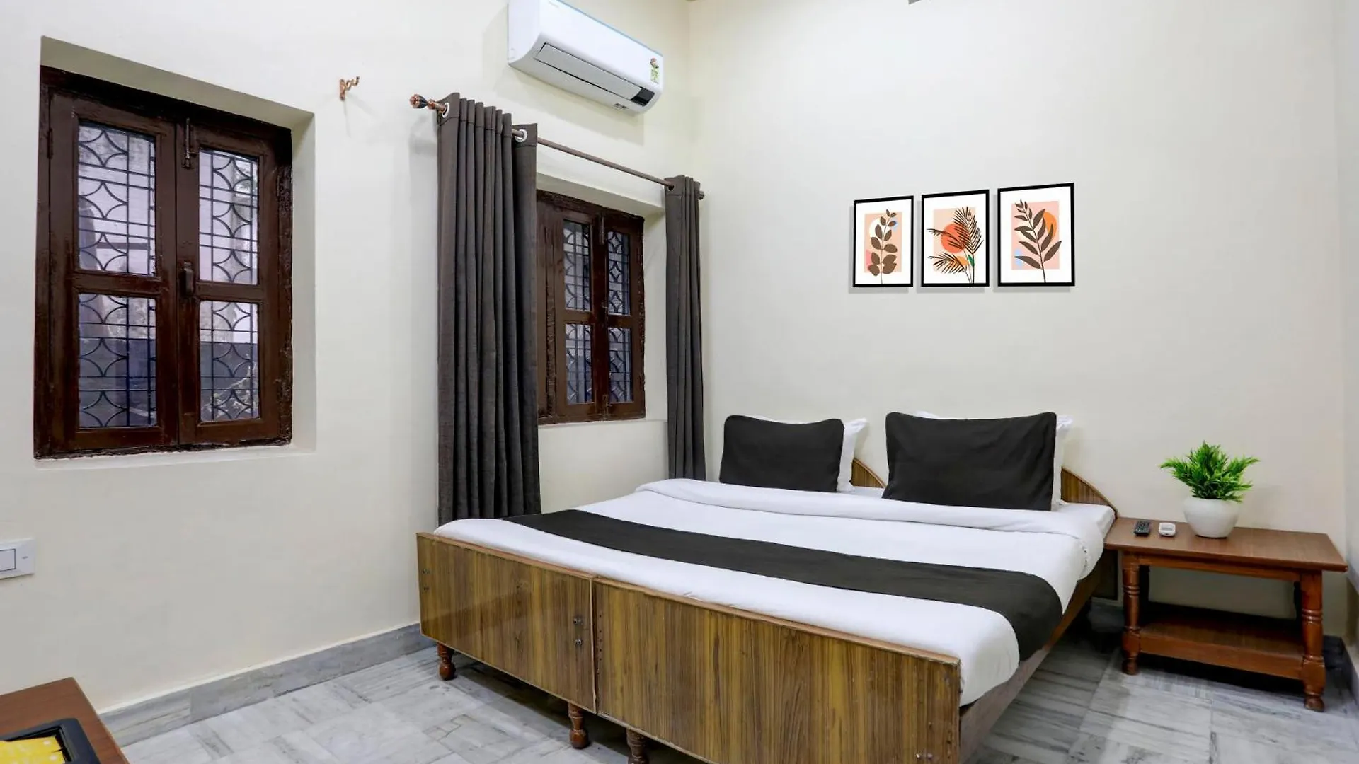 Hotel O Stay Varanasi Cantt Ινδία