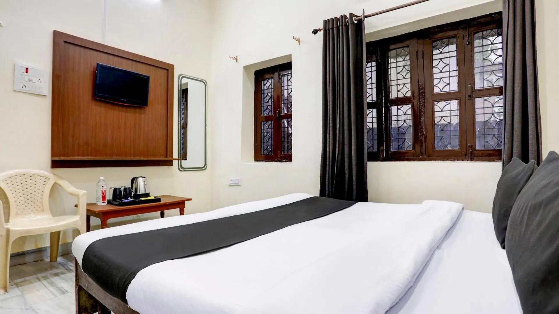 Hotel O Stay Varanasi Cantt