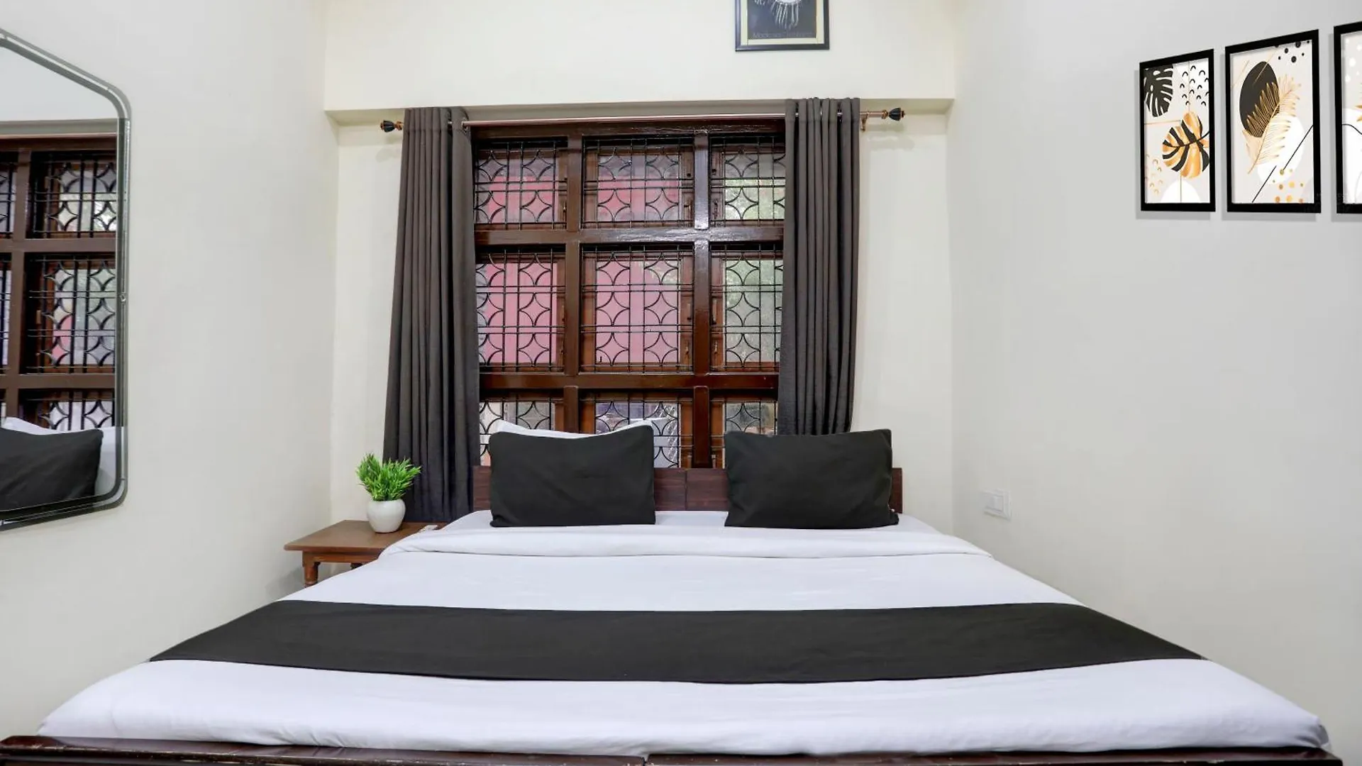 Hotel O Stay Varanasi Cantt