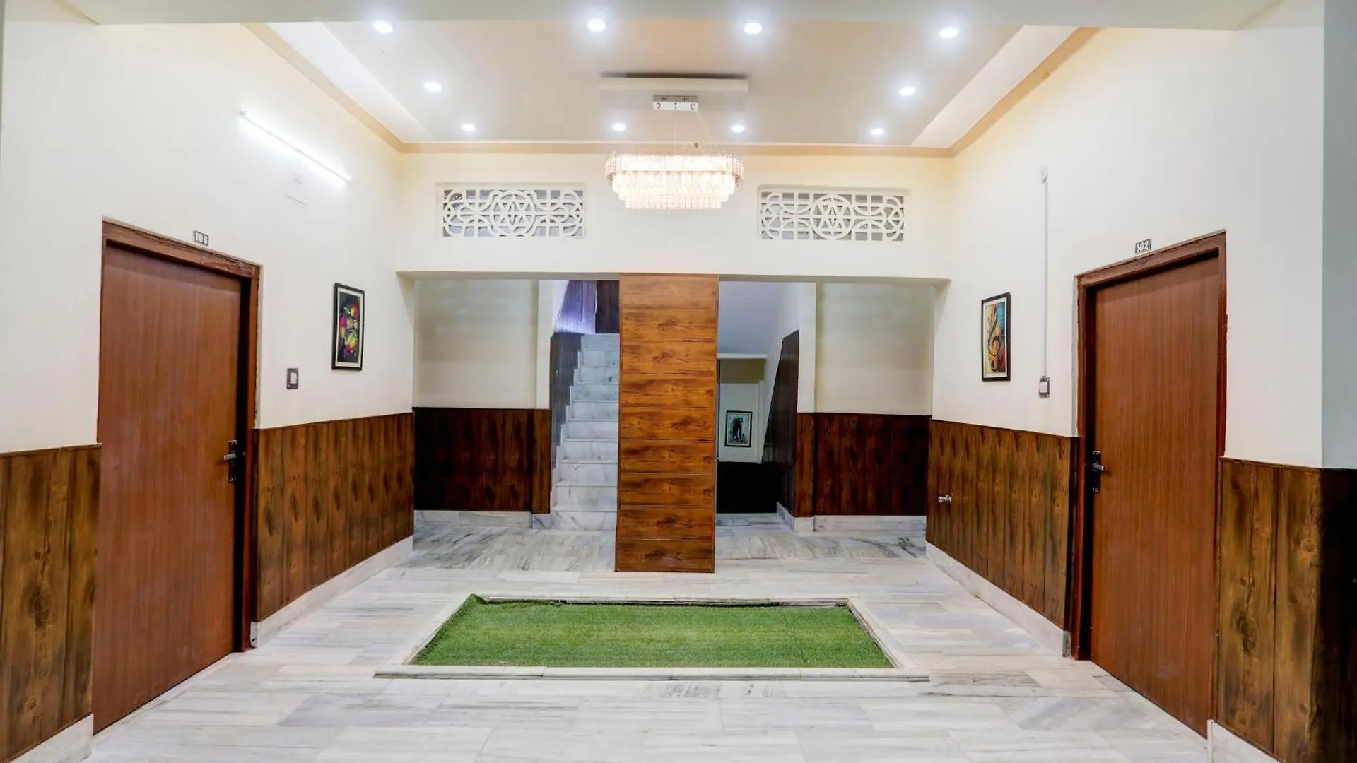 Hotel O Stay Varanasi Cantt