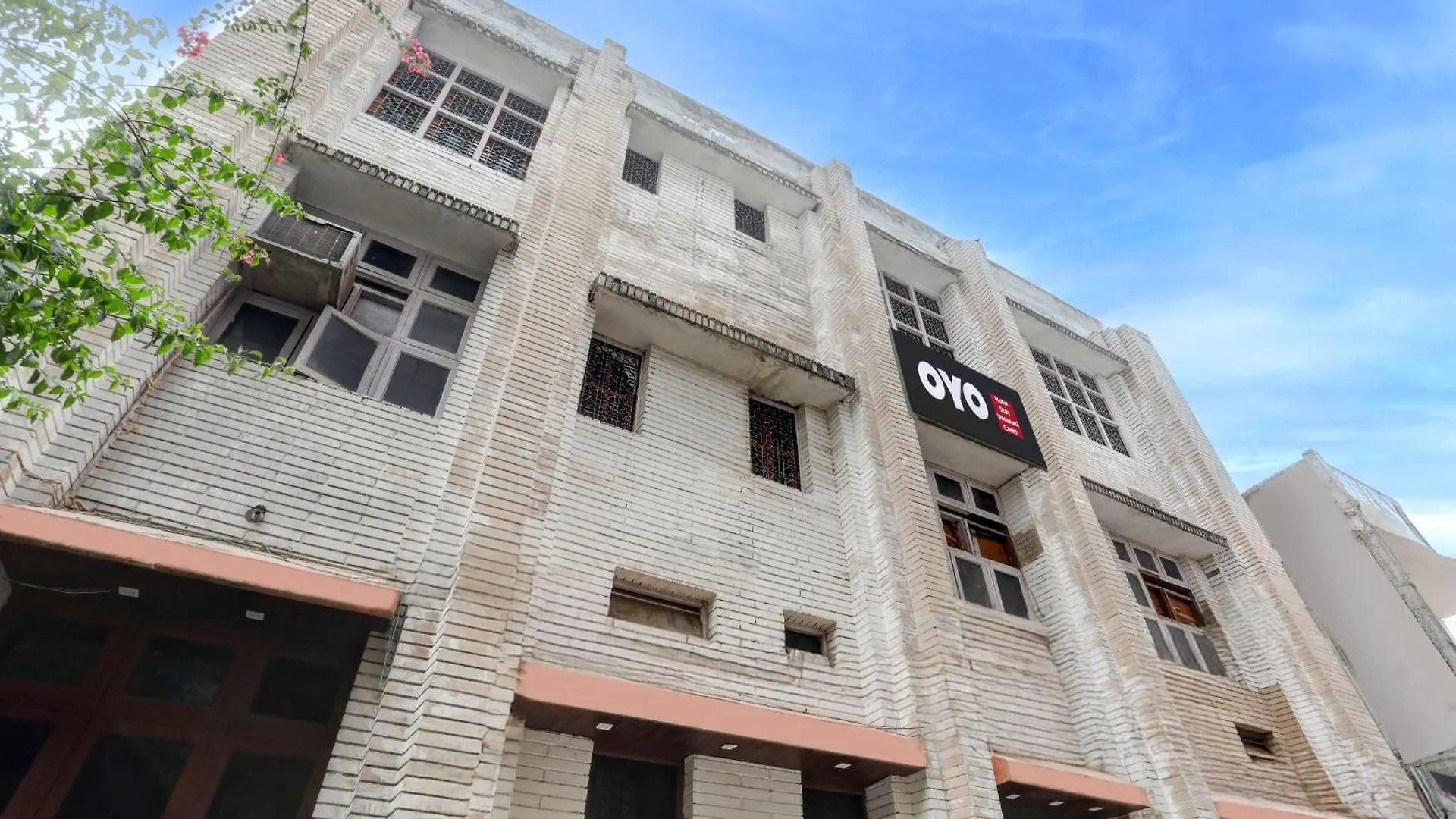 Hotel O Stay Varanasi Cantt