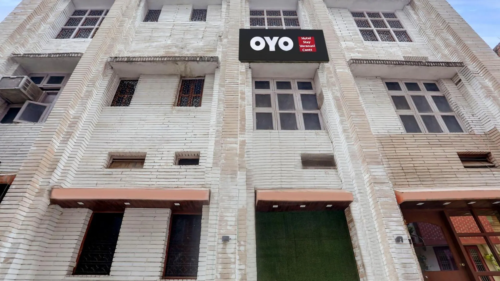 Hotel O Stay Varanasi Cantt